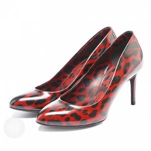 Dolce & Gabbana pumps.